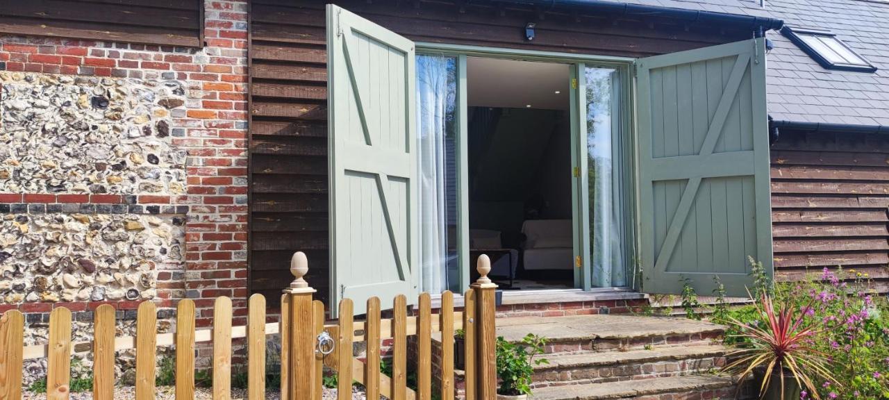 The Workshop Villa Elham Exterior photo